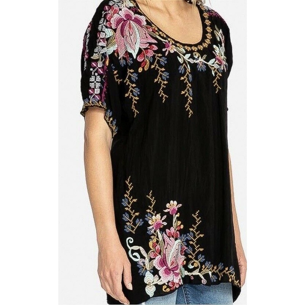 🌺JOHNNY WAS EMBROIDERED ALYSSA TUNIC in BLACK